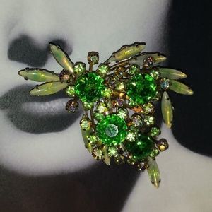Large Vintage Peridot Green Rhinestone Brooch